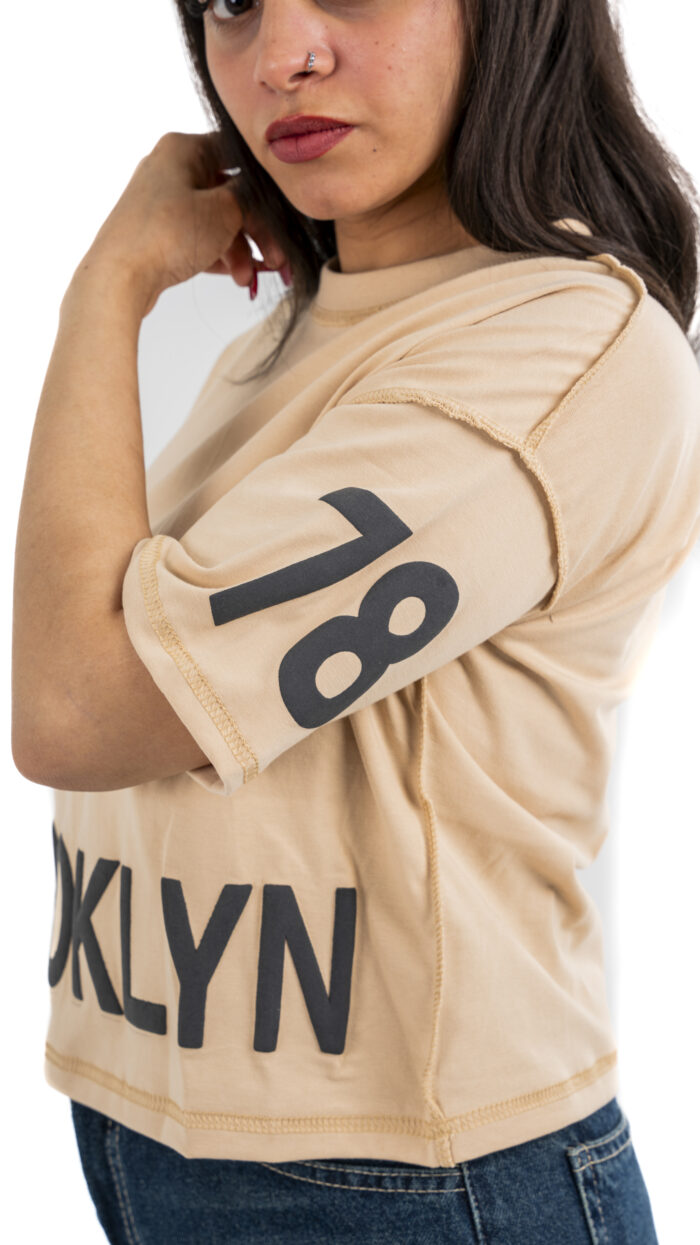 Brooklyn Vibes – Printed Crop T-shirt - Image 4