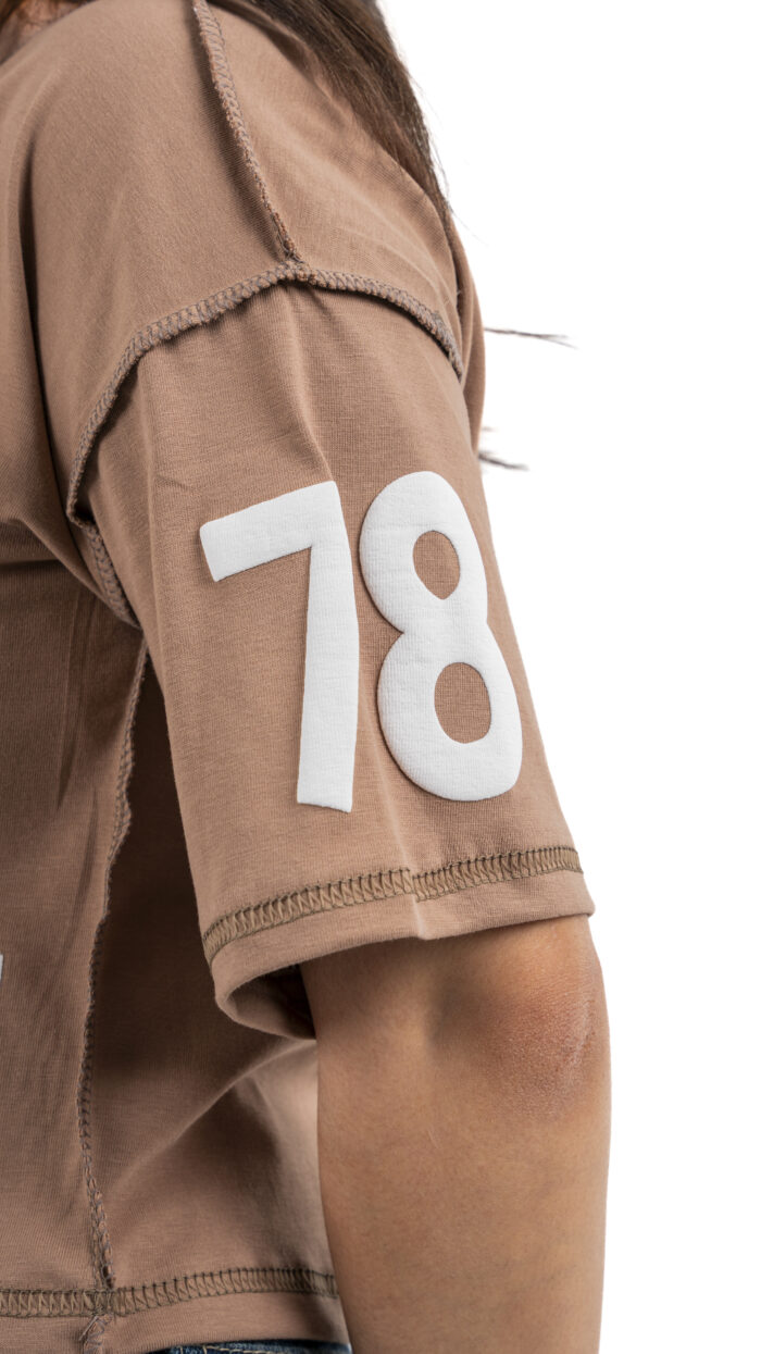 Brooklyn Vibes – Printed Crop T-shirt - Image 2
