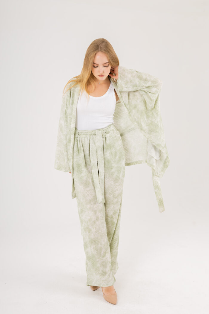 Oversize Printed Kimono and Wide-Leg Pants Set - Image 16