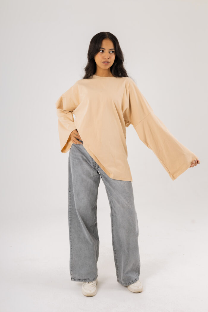 Over Size BasicT-shirt with long sleeves - Image 2